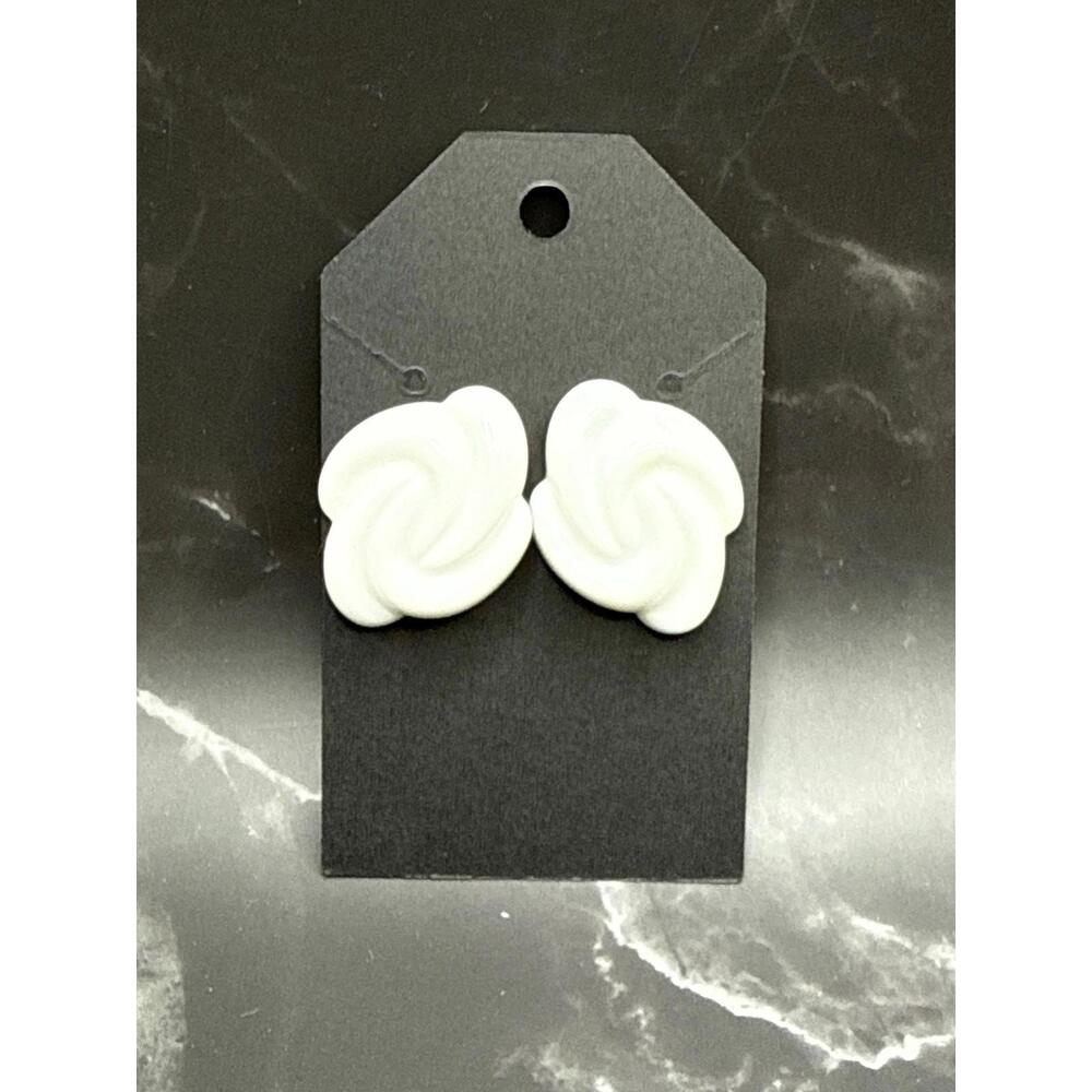 Vintage 80's Plastic Fashion Rose Button Stud Earrings White 1in